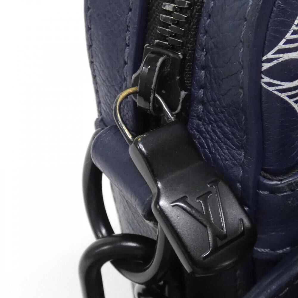 Louis Vuitton Shoulder Bags