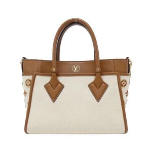 Louis Vuitton On My Side