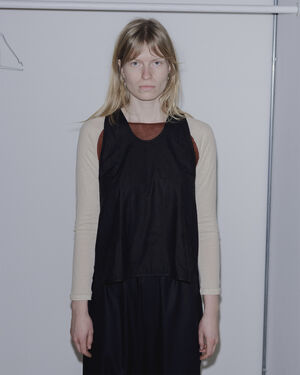 APRON TOP