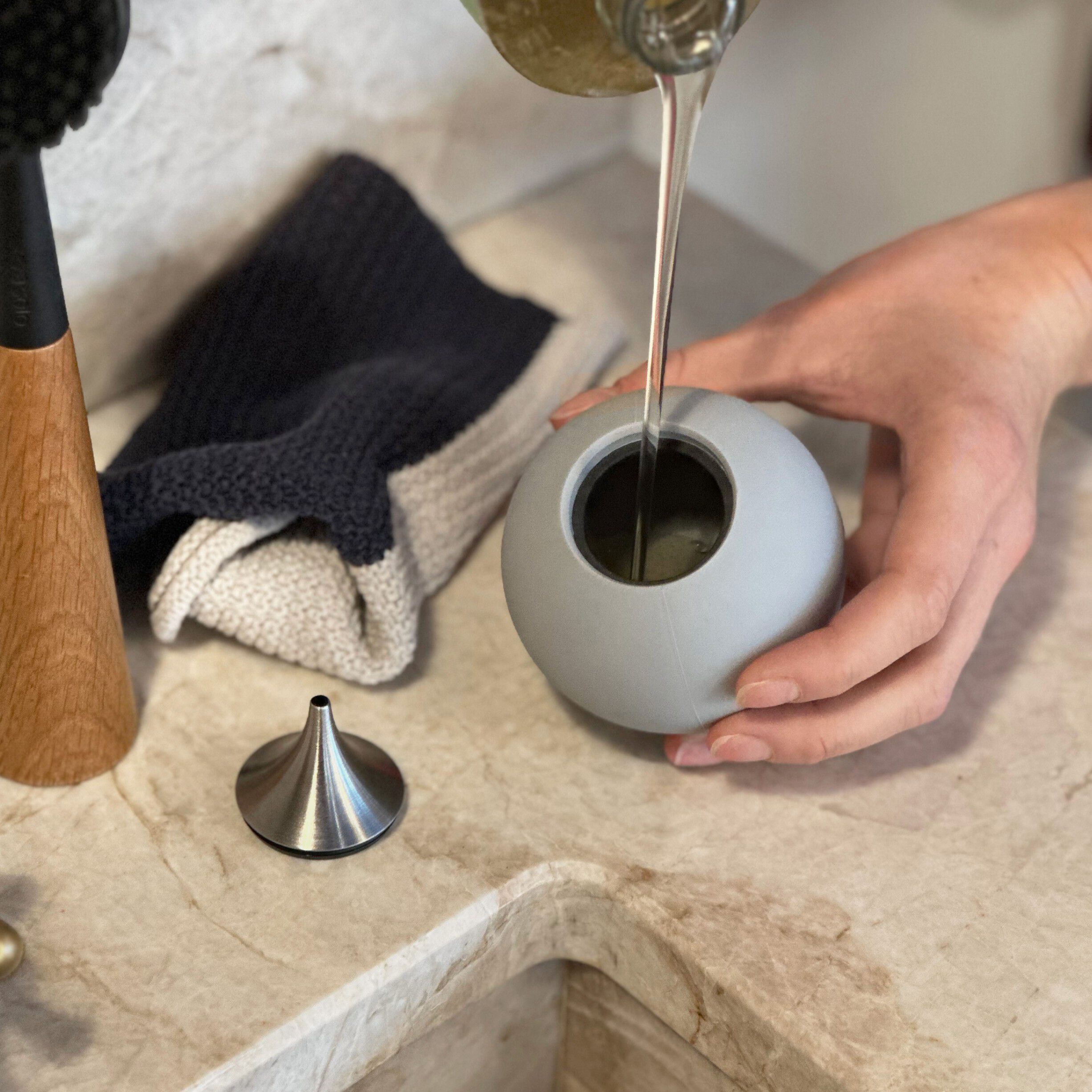 S&aelig;bedispenser Marble grey