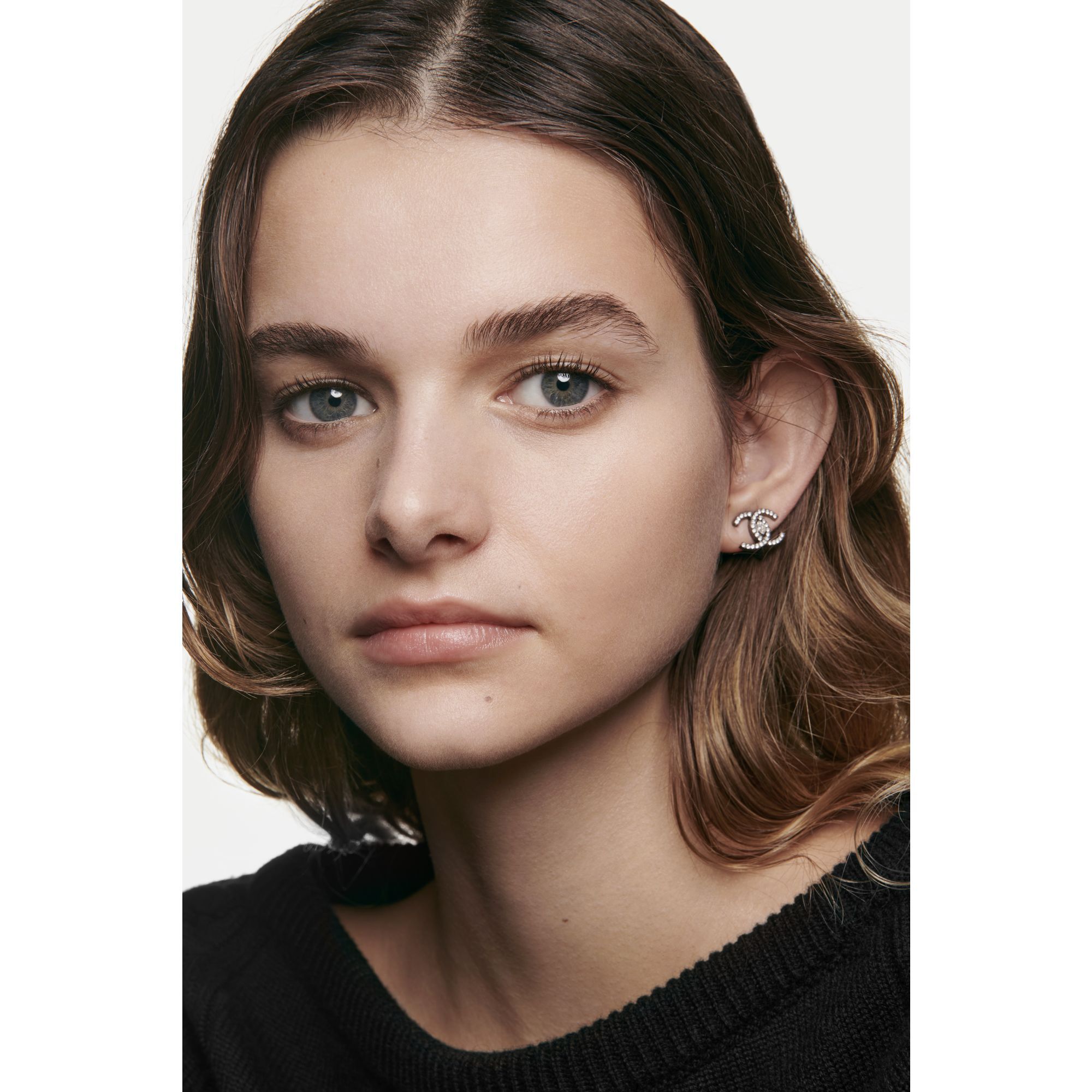 ET ULTIMATIVT FOUNDATIONSERUM FOR MERE UDSTR&Aring;LING