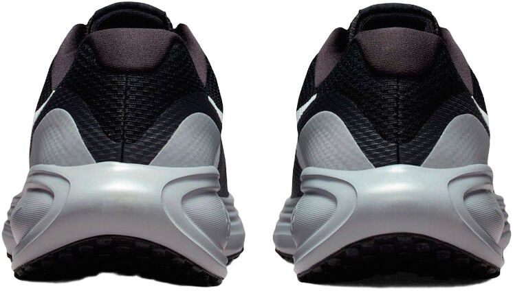 Revolution 8 Sneakers