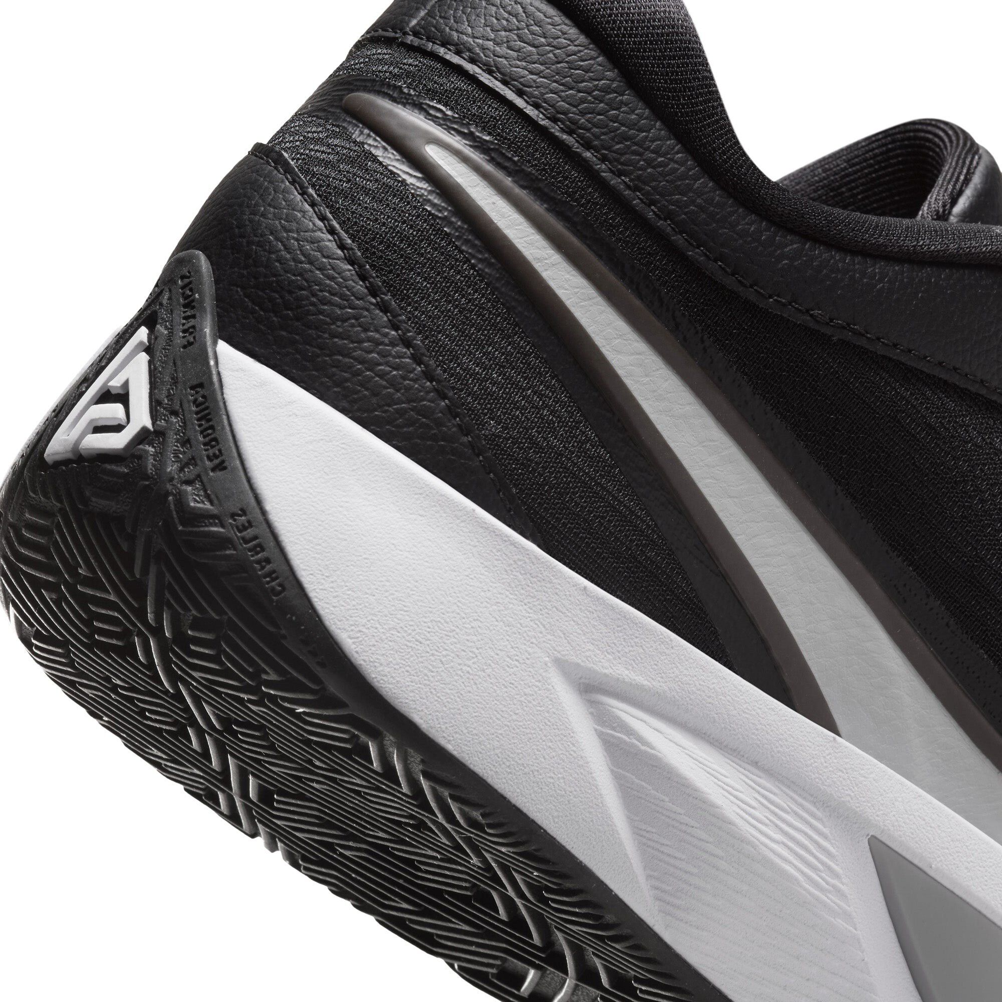 Giannis Freak 6 Basketballsko