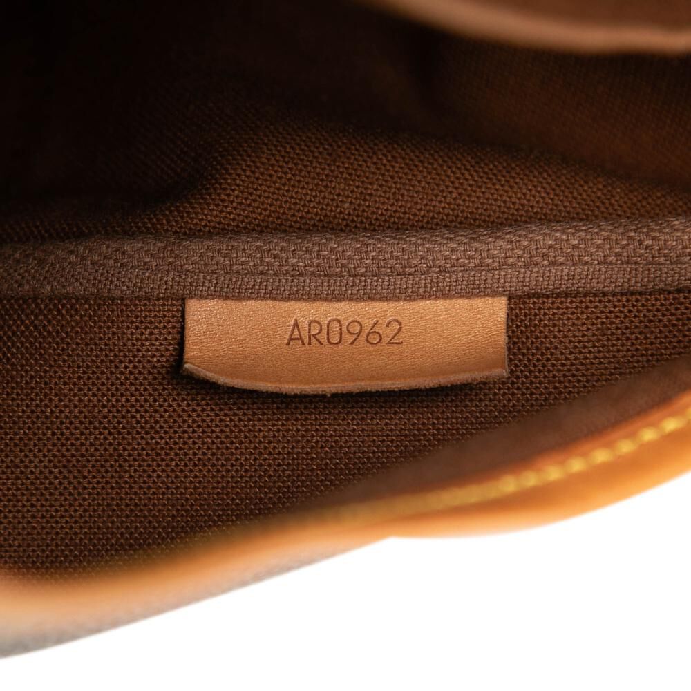 Louis Vuitton Saumur