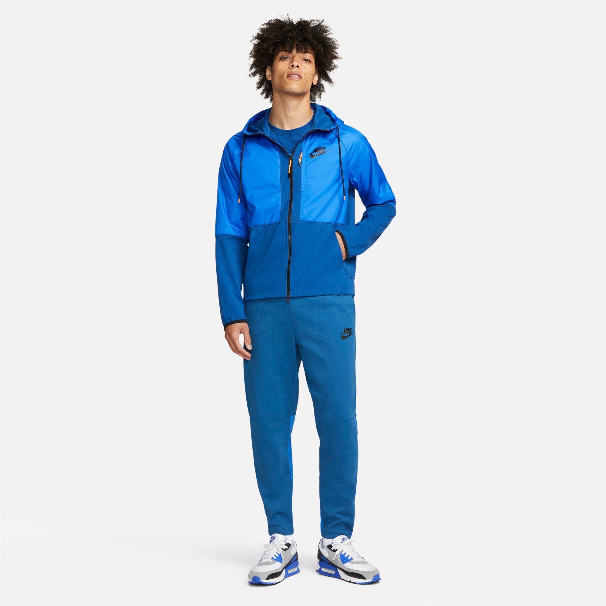 Sportswear Tech Essentials+ Fleece Winter h&aelig;ttetr&oslash;je
