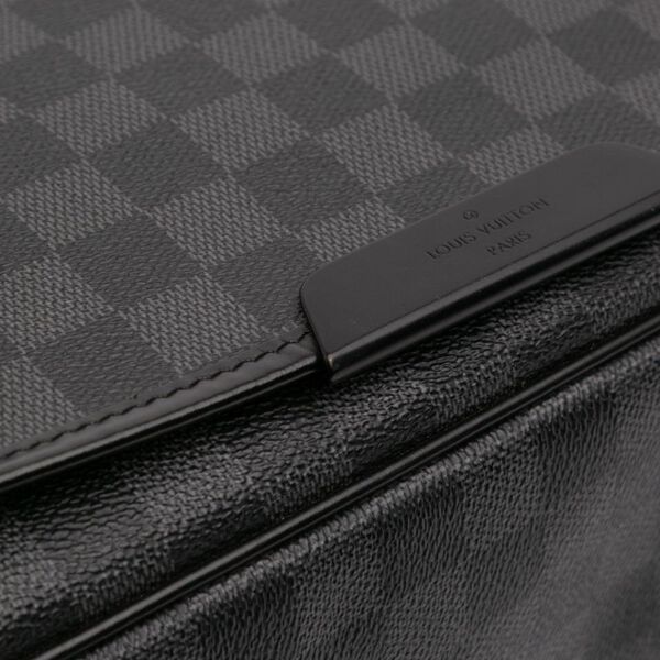 Louis Vuitton Messenger