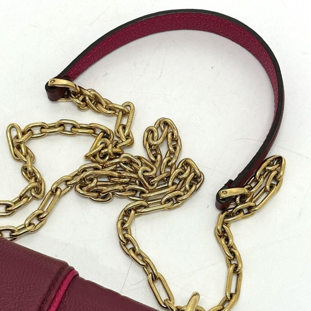 Louis Vuitton Shoulder Bags