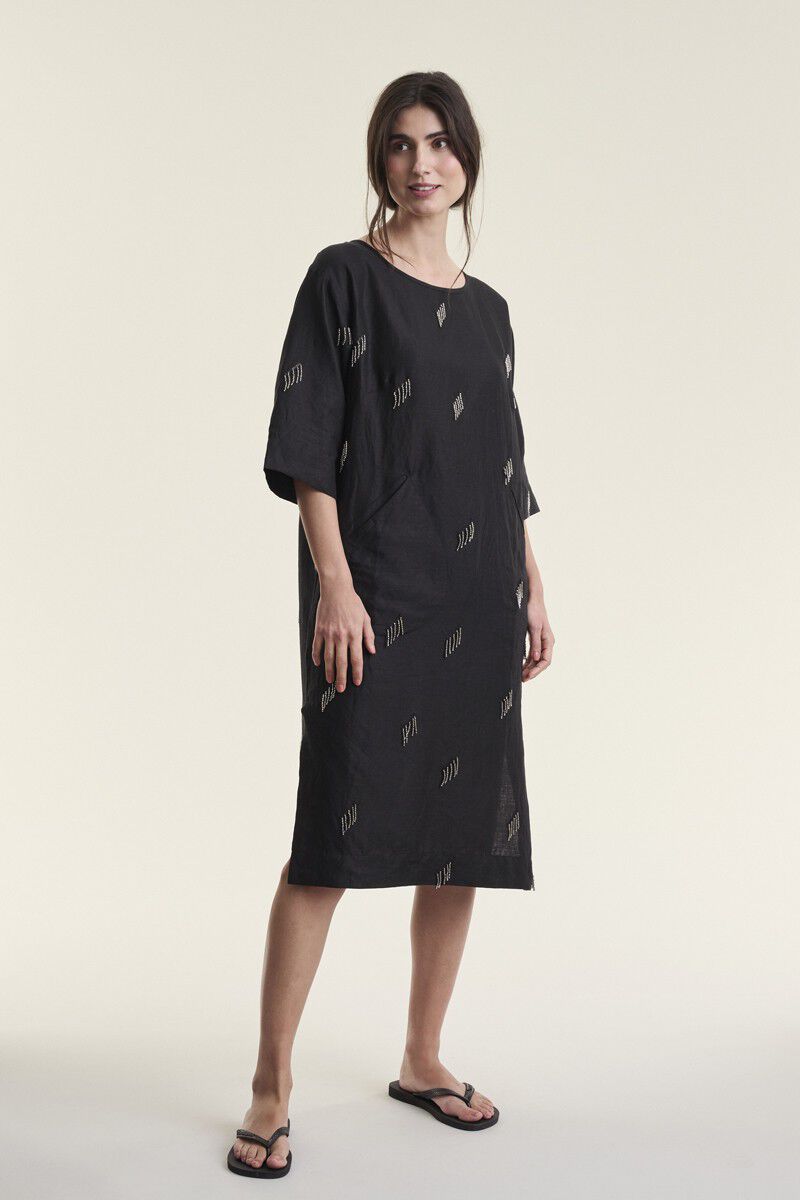 Airy linen kjole med perler