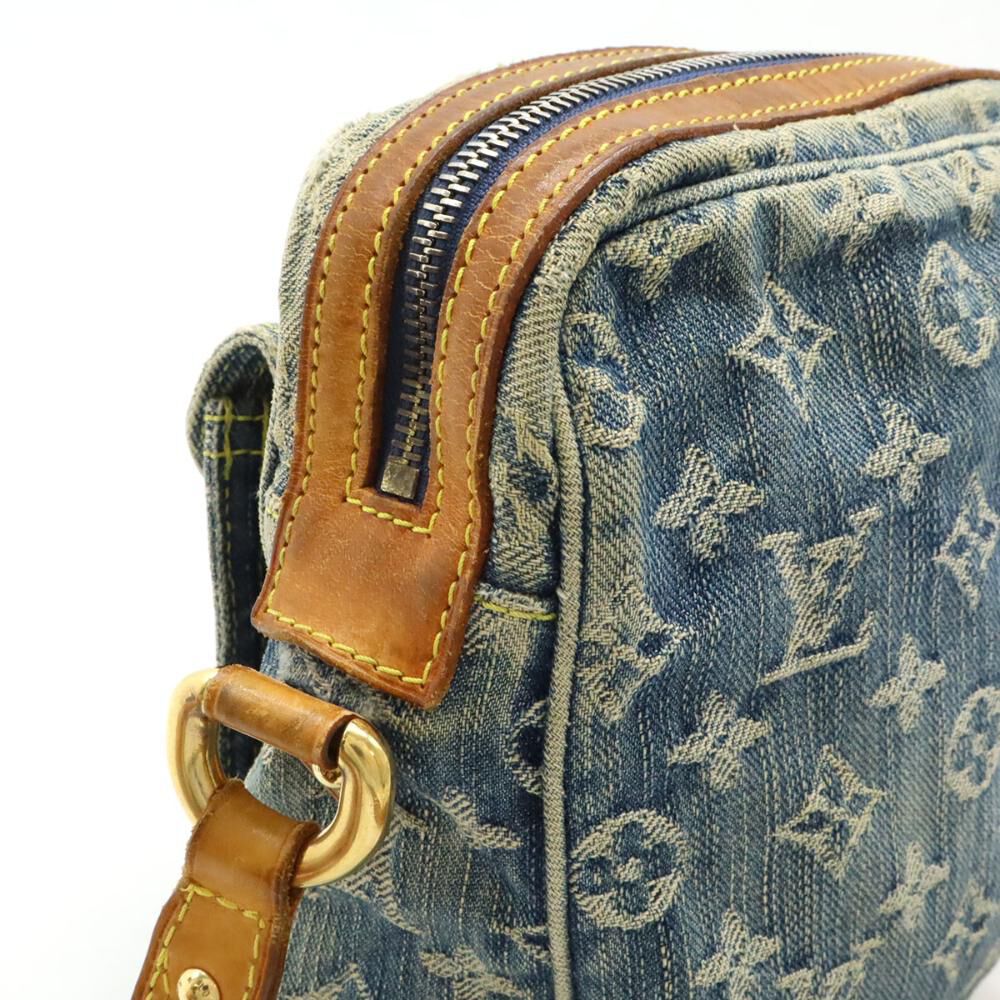 Louis Vuitton Shoulder Bags