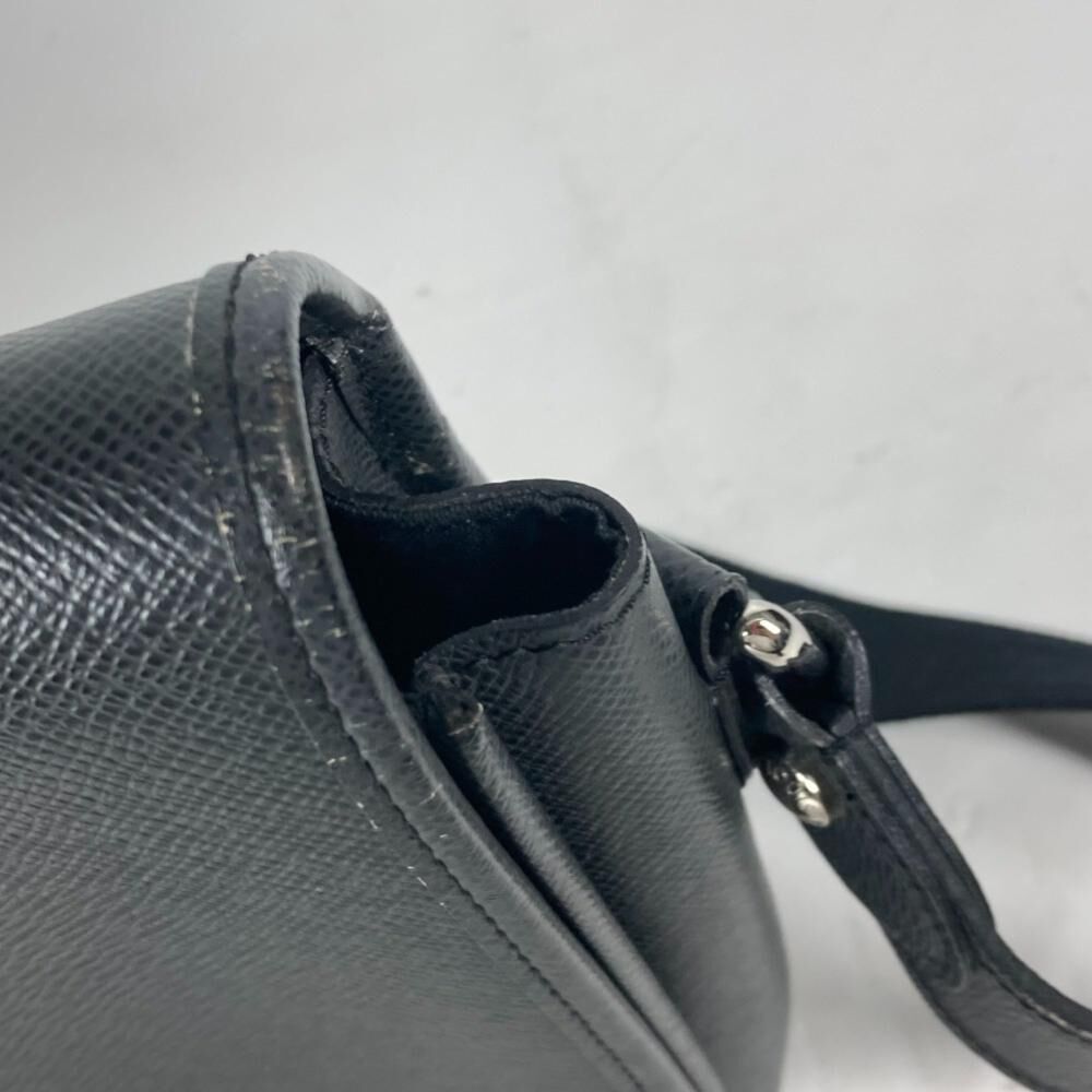 Louis Vuitton Messenger
