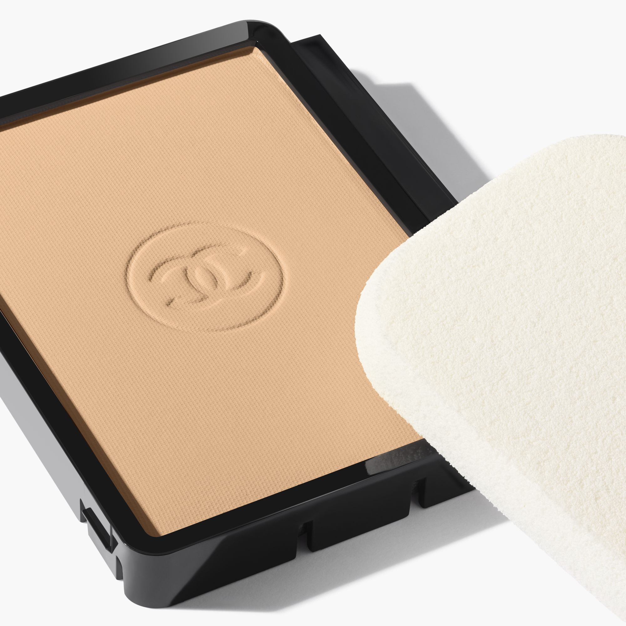 Ultrawear AllDay Comfort Flawless Finish Compact Foundation