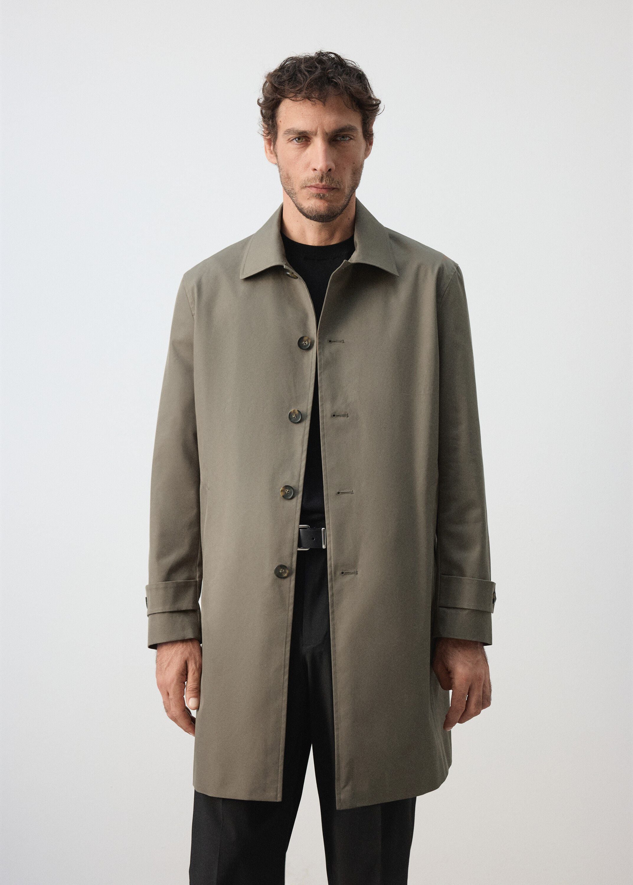Water-repellent gabardine with pock