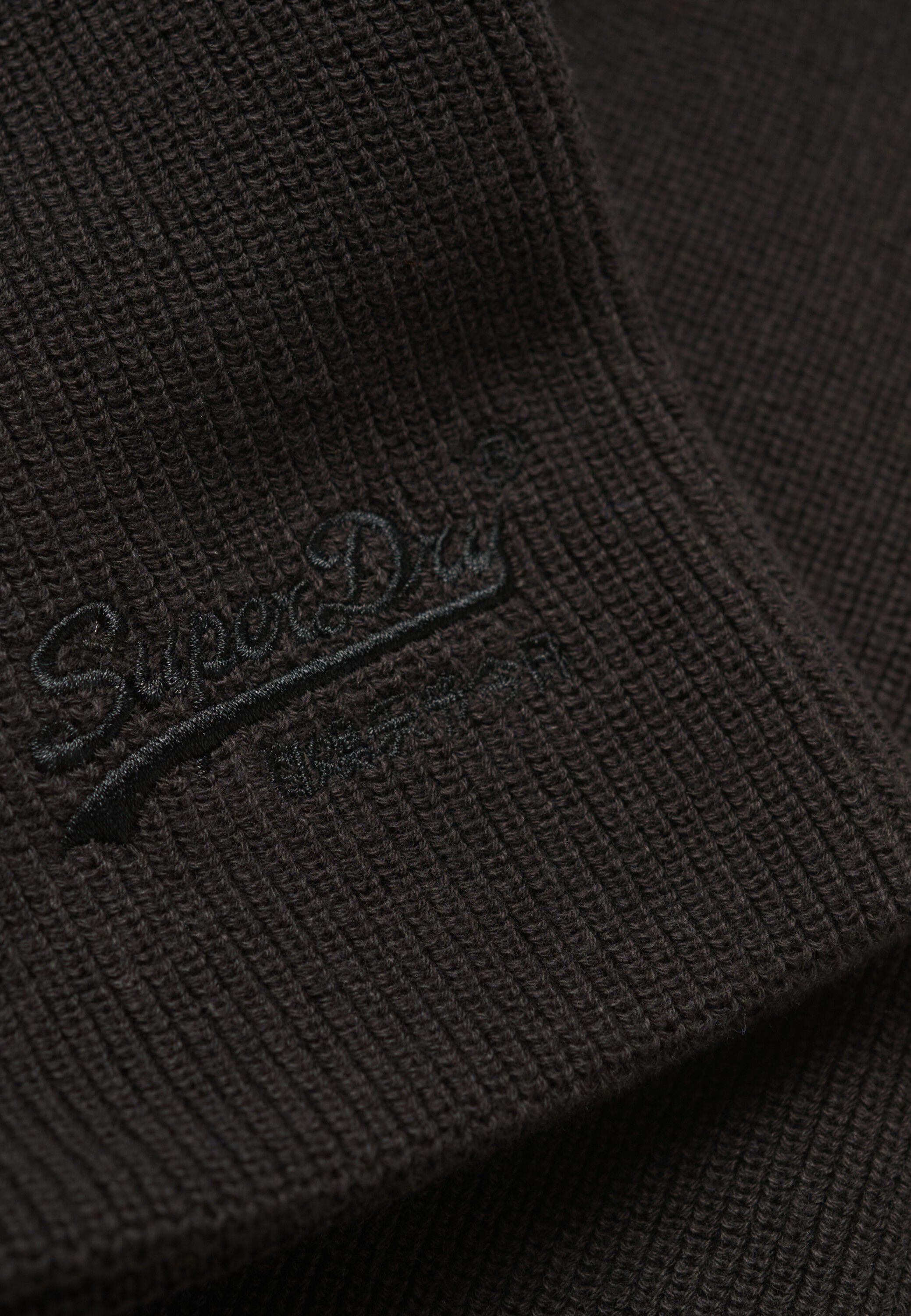 ESSENTIAL LOGO KNITTED BEANIE