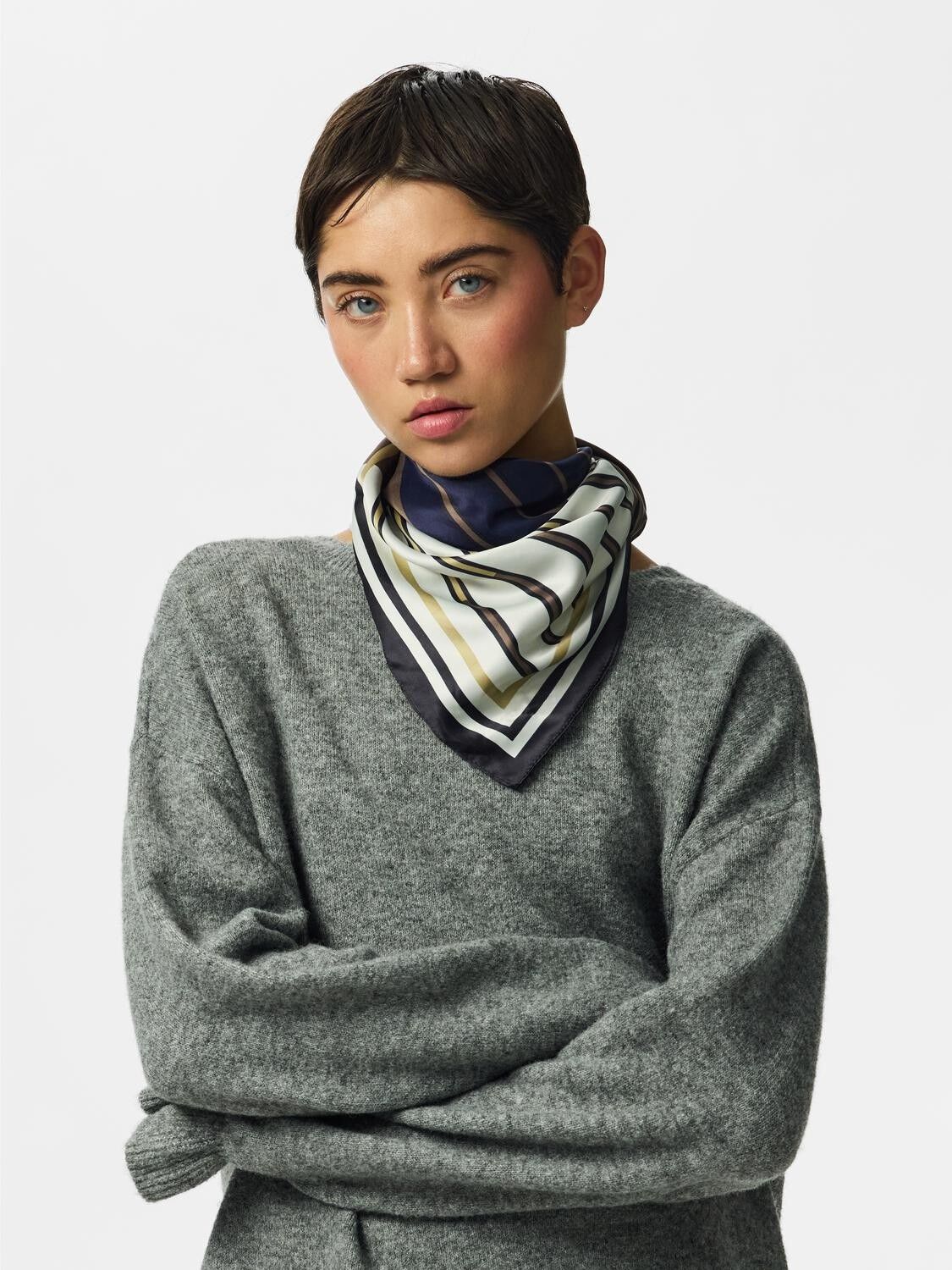 PCAMANDA SQUARE SCARF D2D FSY BC