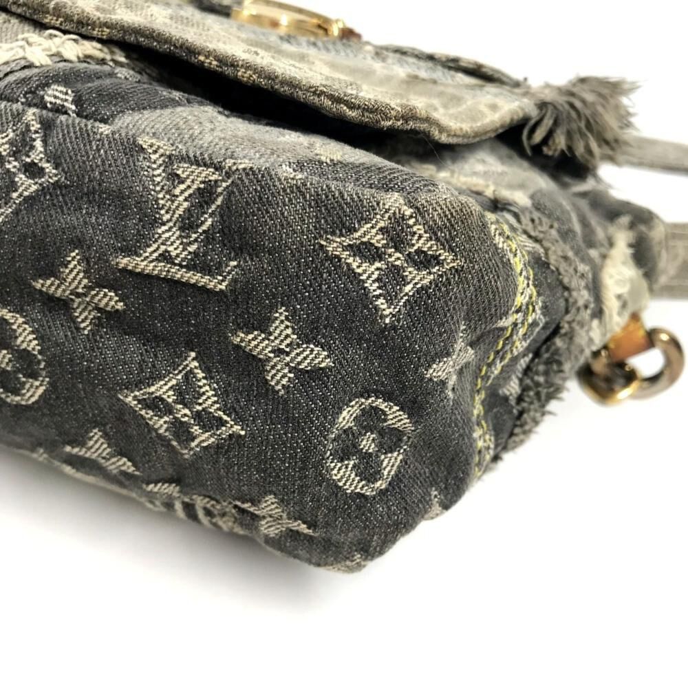 Louis Vuitton Shoulder Bags