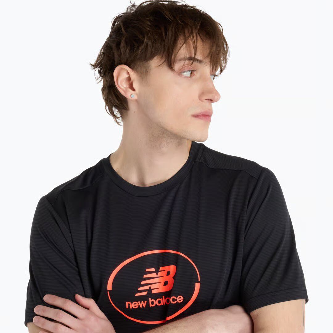 Essentials Graphic L&oslash;be T-shirt