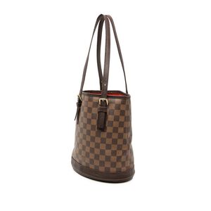 Louis Vuitton Marais