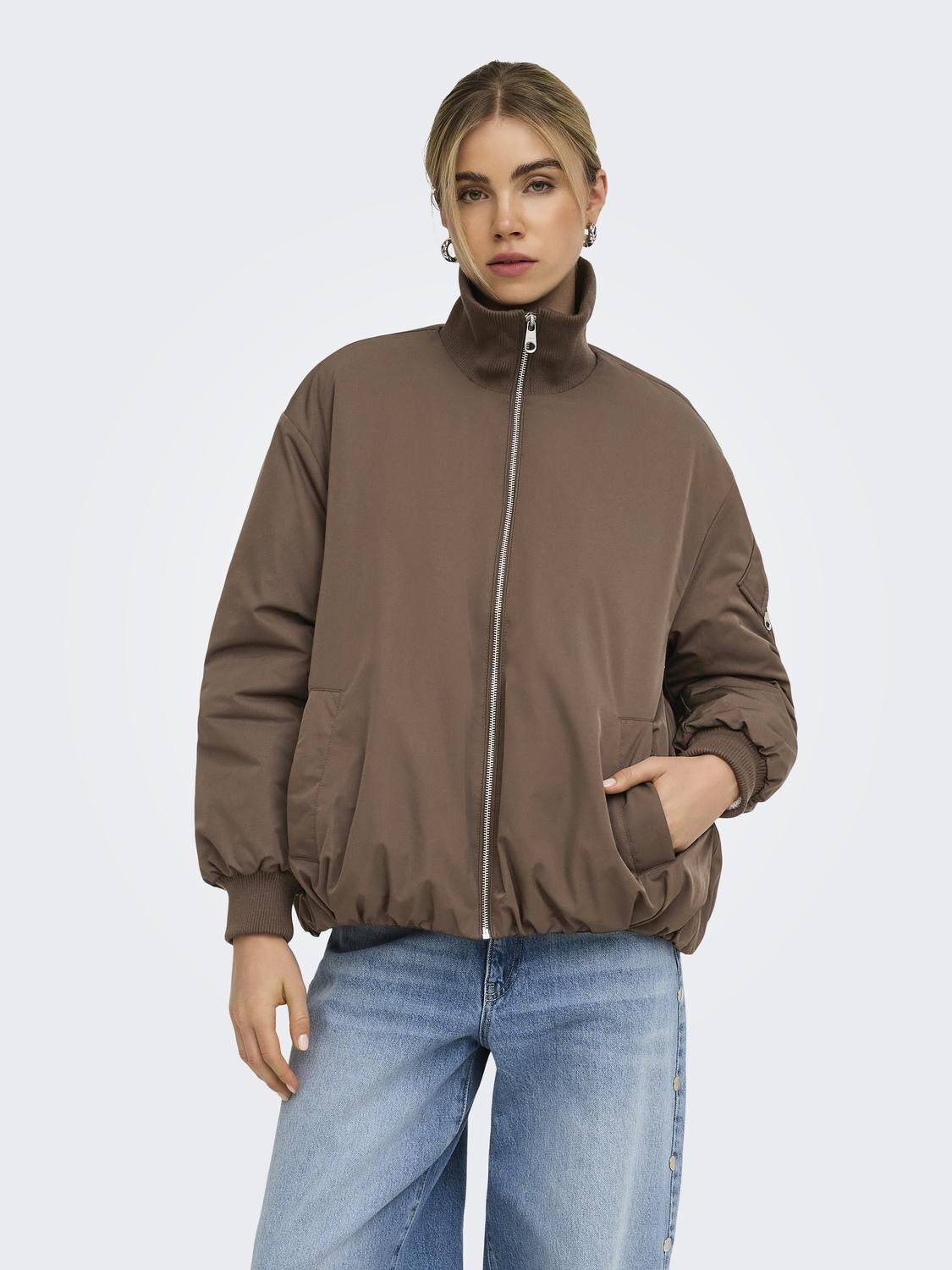 Onlmiriam Ovz. Bomber Otw