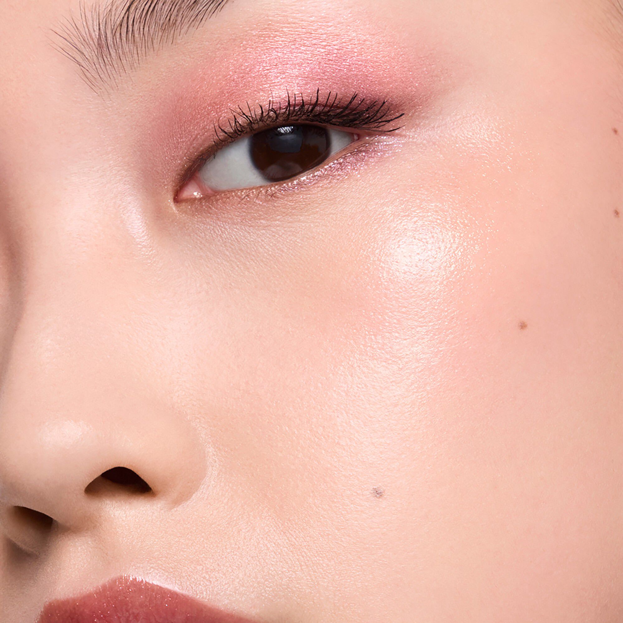 LCM EYELIGHTER 003 HOL 26