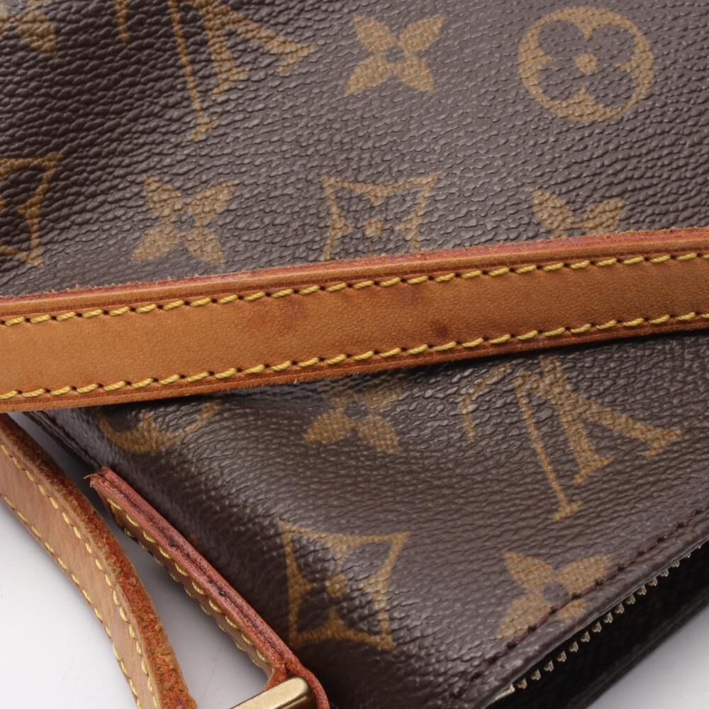 Louis Vuitton Shoulder Bags