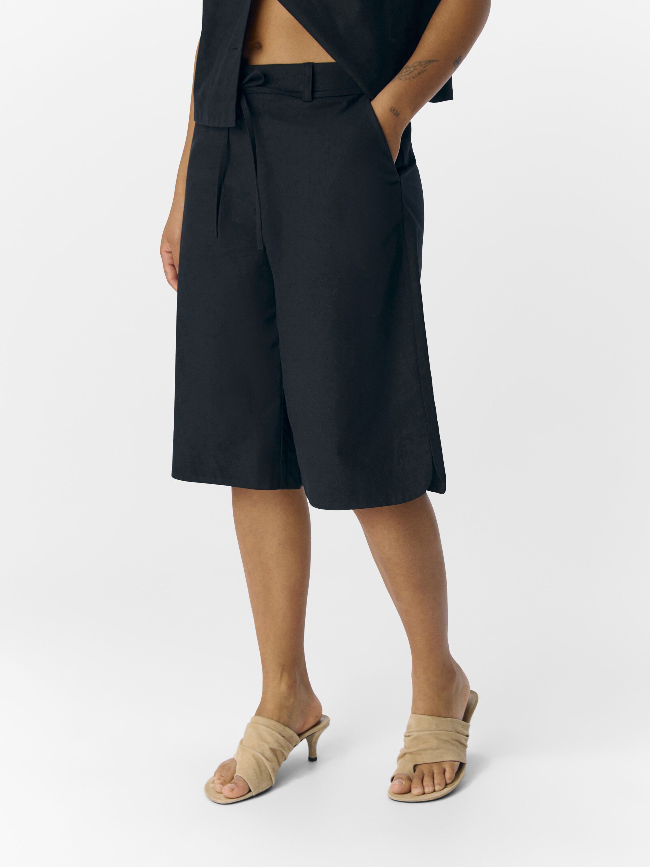 OBJAURA RE MW BERMUDA SHORTS 139