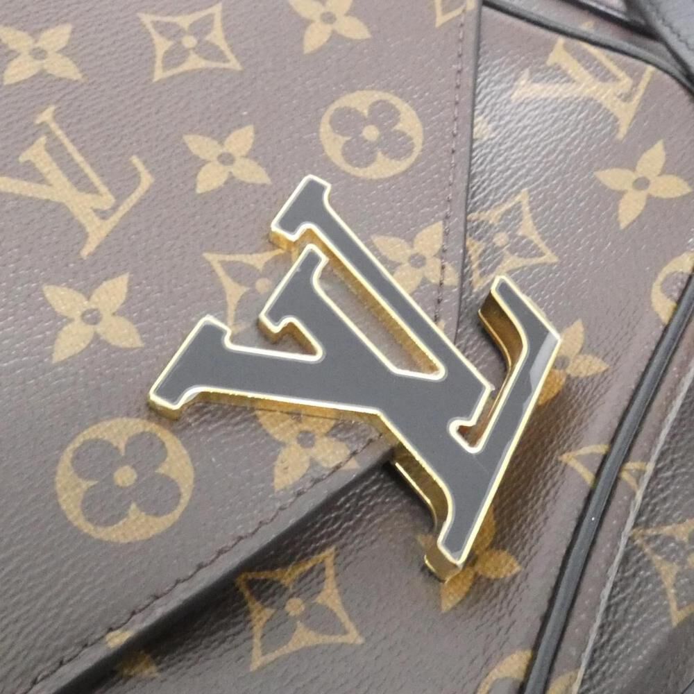 Louis Vuitton Shoulder Bags