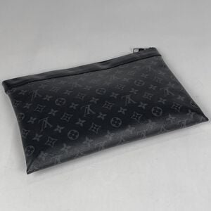 Louis Vuitton Clutch
