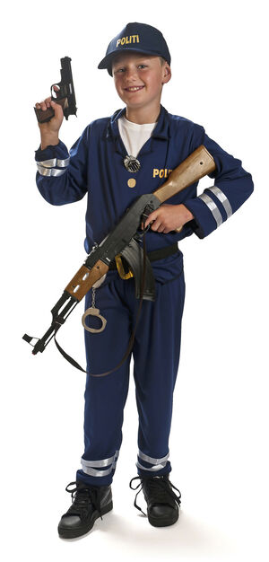 Politiuniform str 140 Bukser. bluse, bælte og kasket