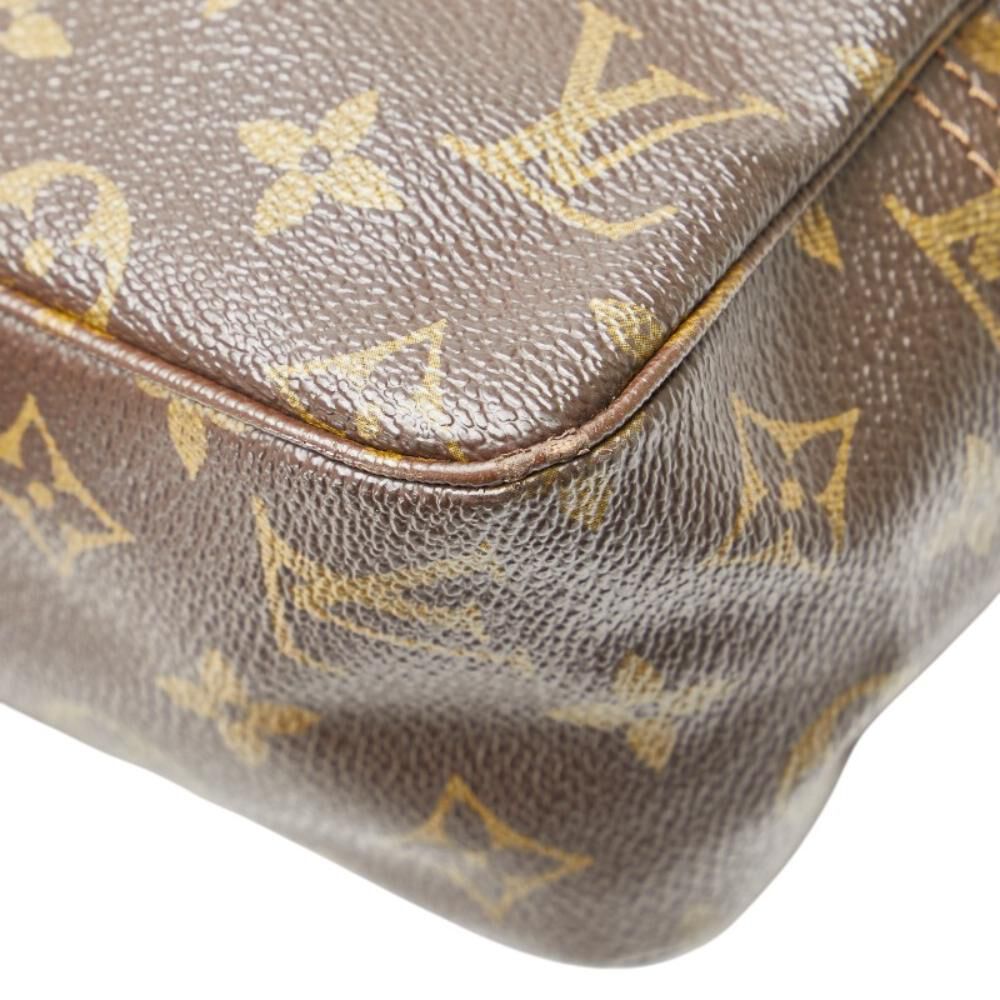 Louis Vuitton Clutch