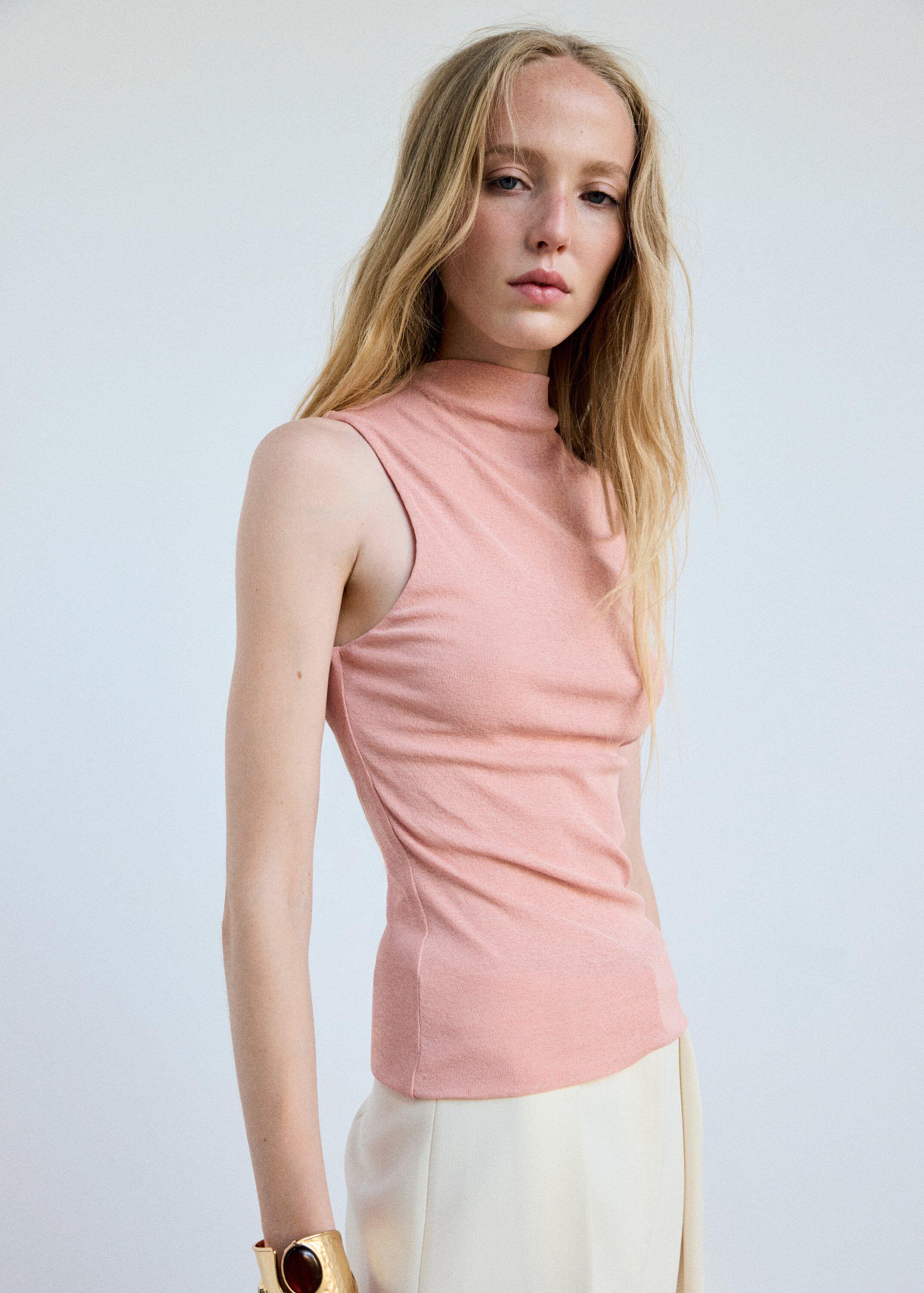 Fitted fine-knit top