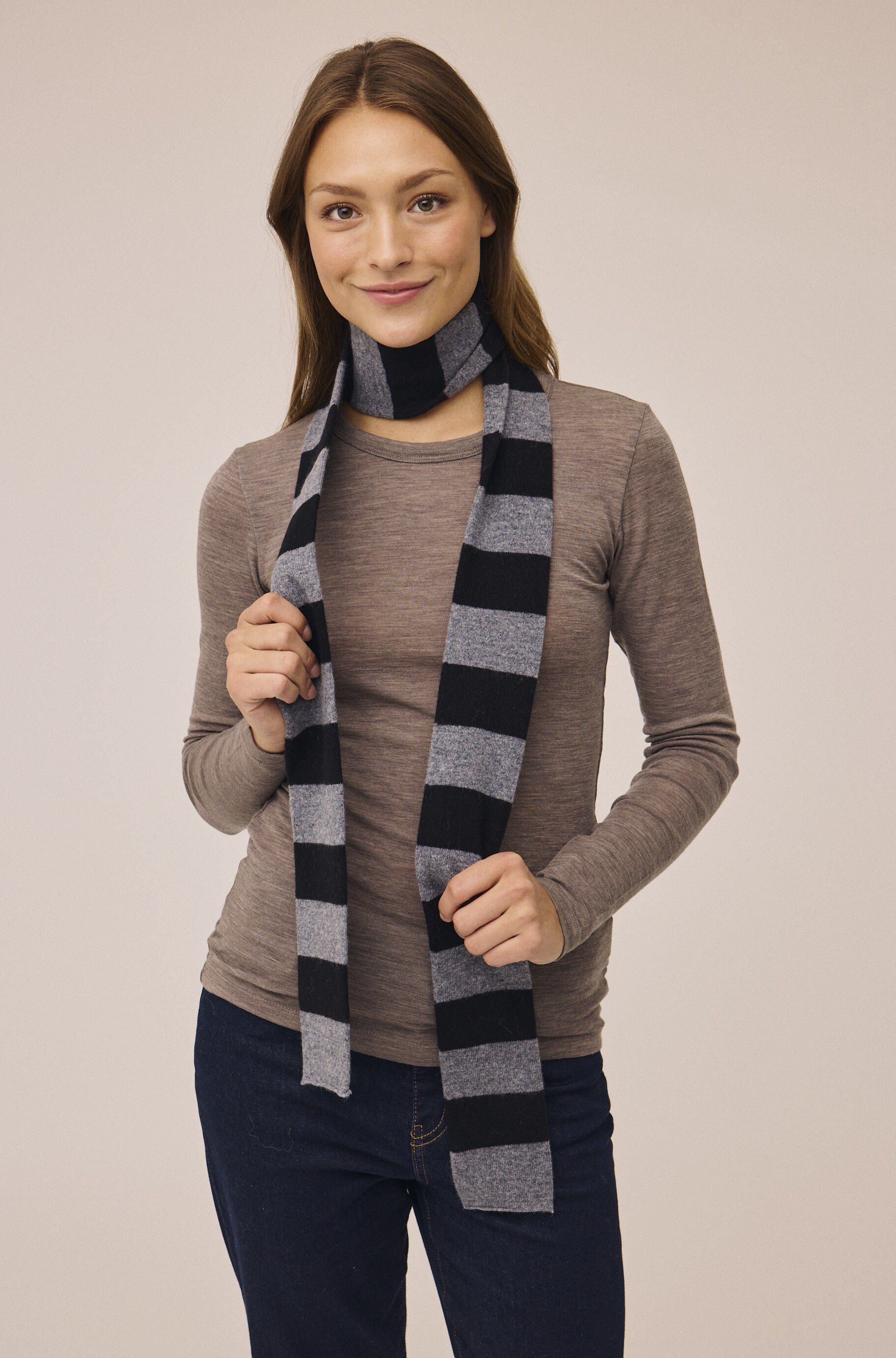 Gloria 6 Scarf RWS