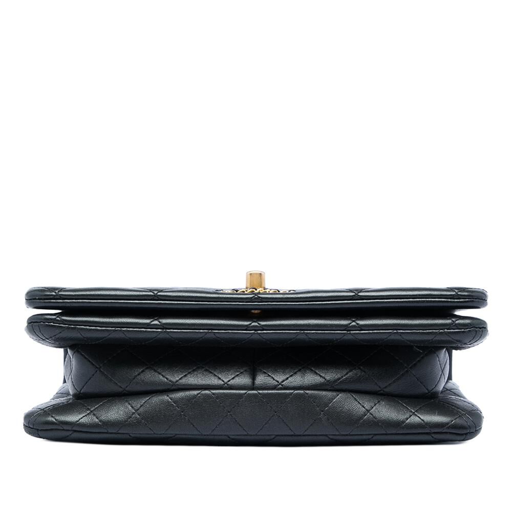 Chanel Medaillon