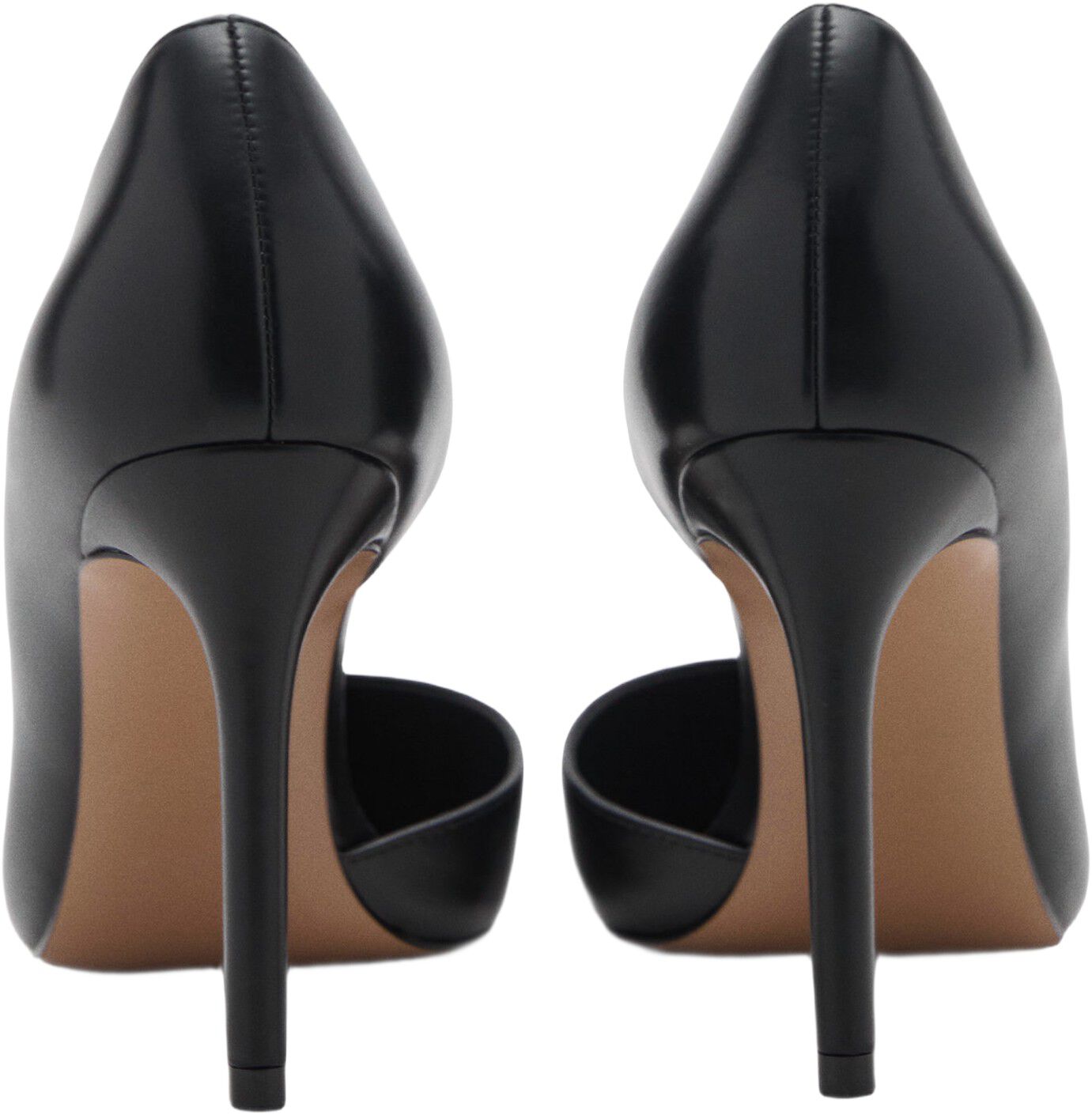 Asymmetrical heeled shoes