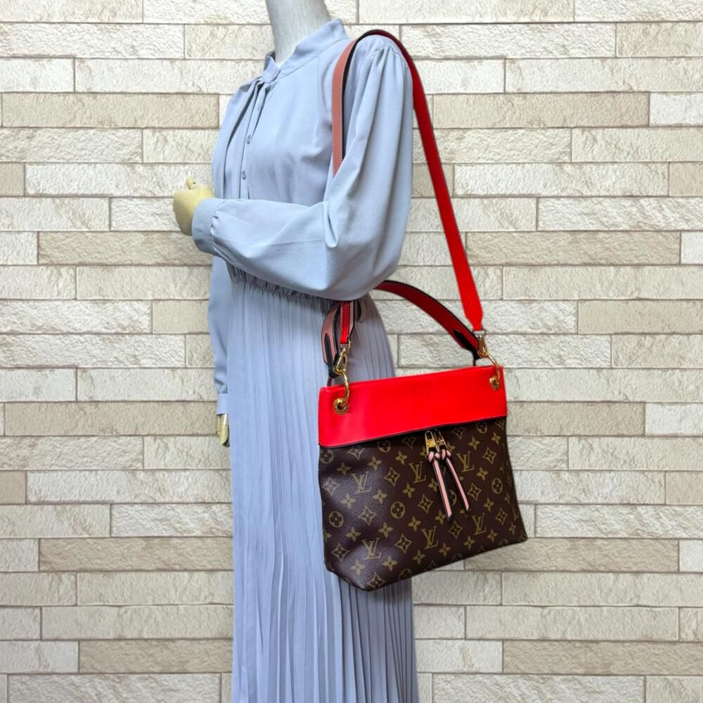 Louis Vuitton Shoulder Bags