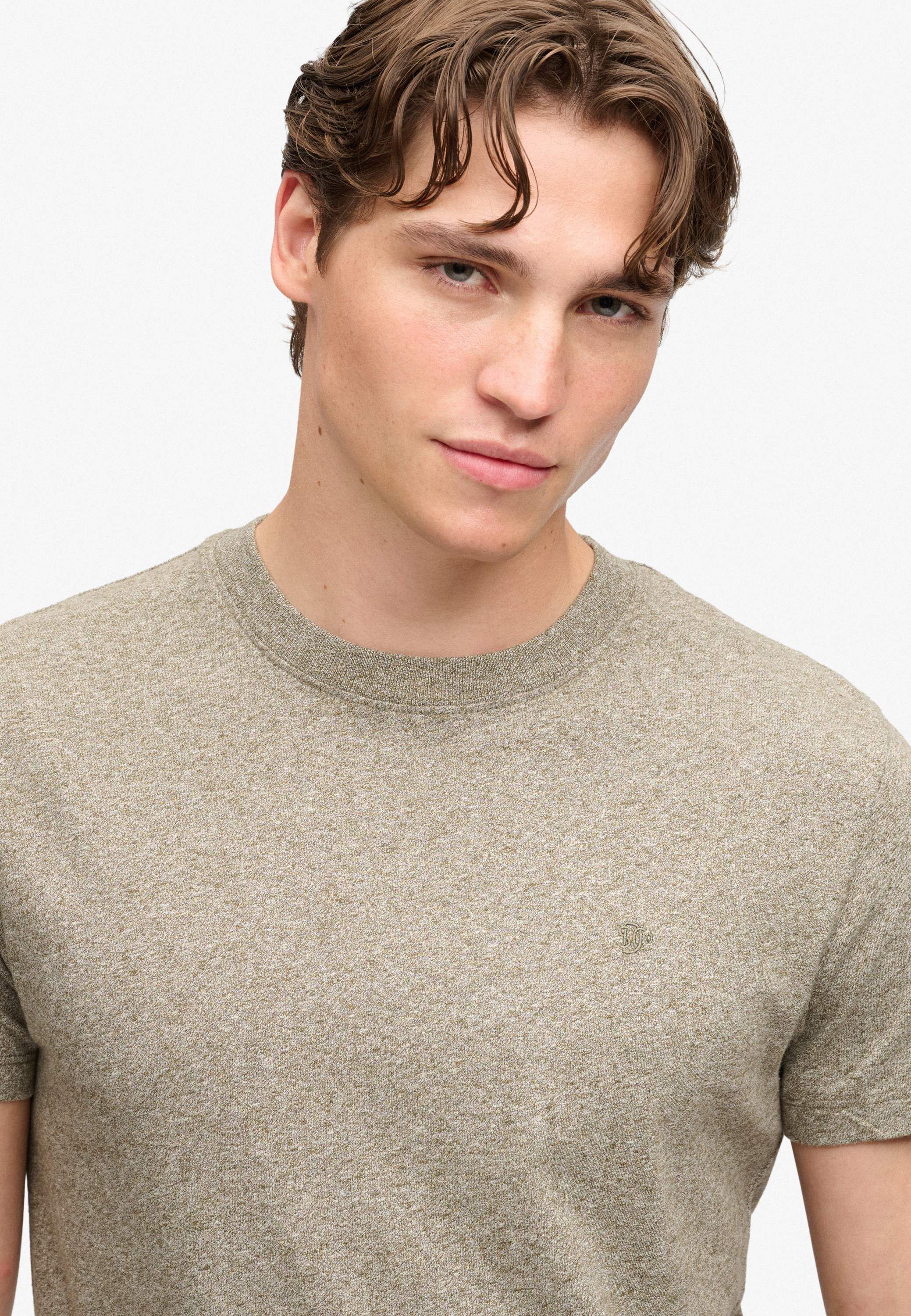 ESSENTIAL SDCO LOGO EMB TEE