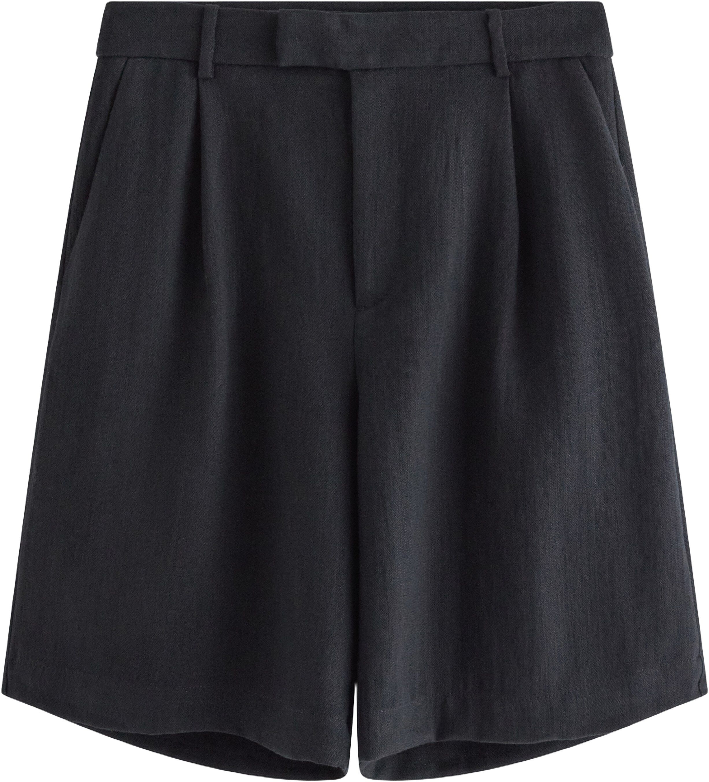 Shorts med h&oslash;y midje og plisseringe