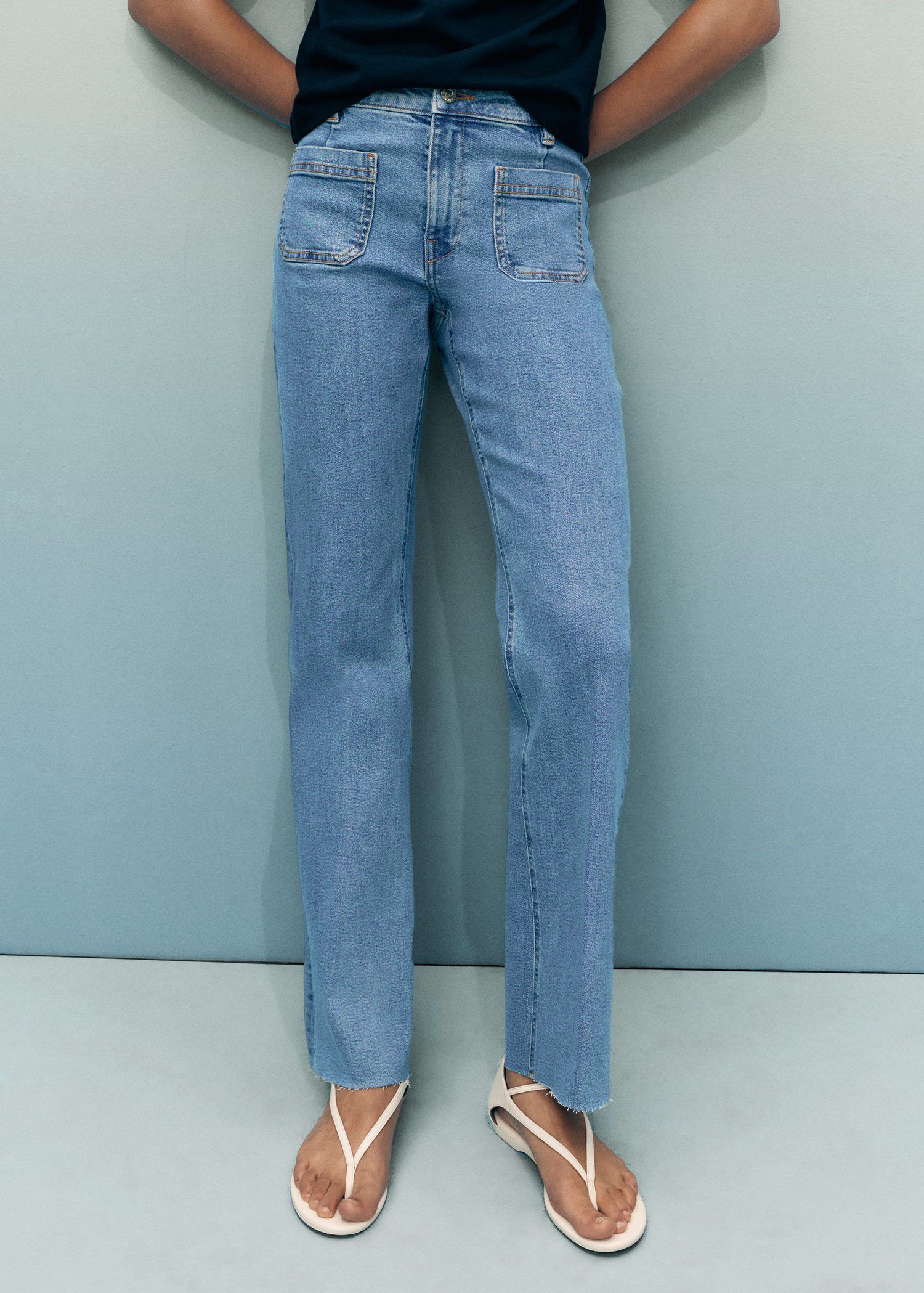 Flared cropped jeans with pockets