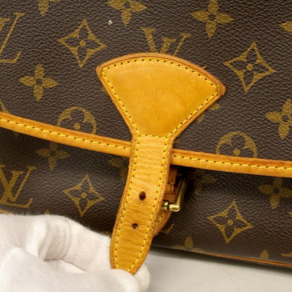 Louis Vuitton Sologne