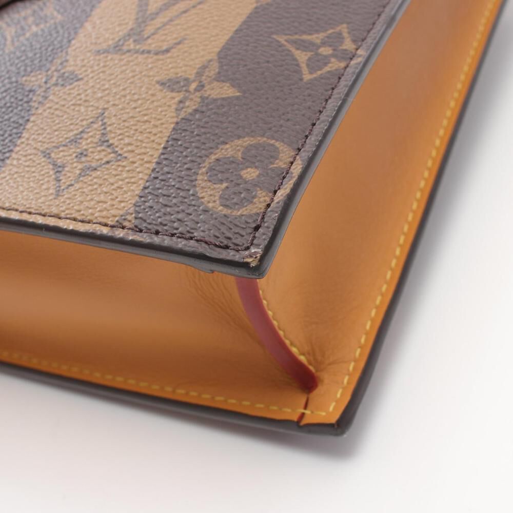 Louis Vuitton Messenger