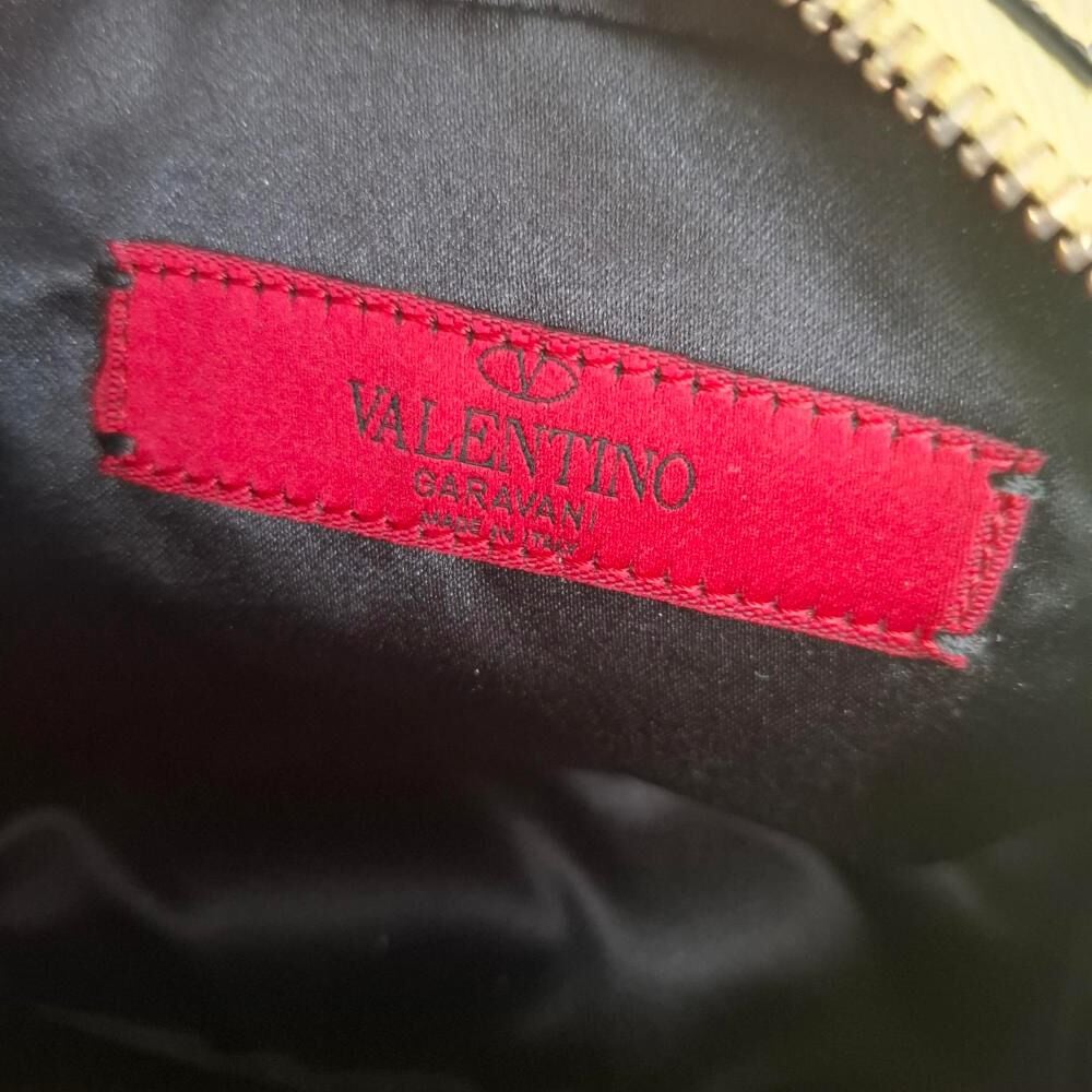 Valentino Pouch