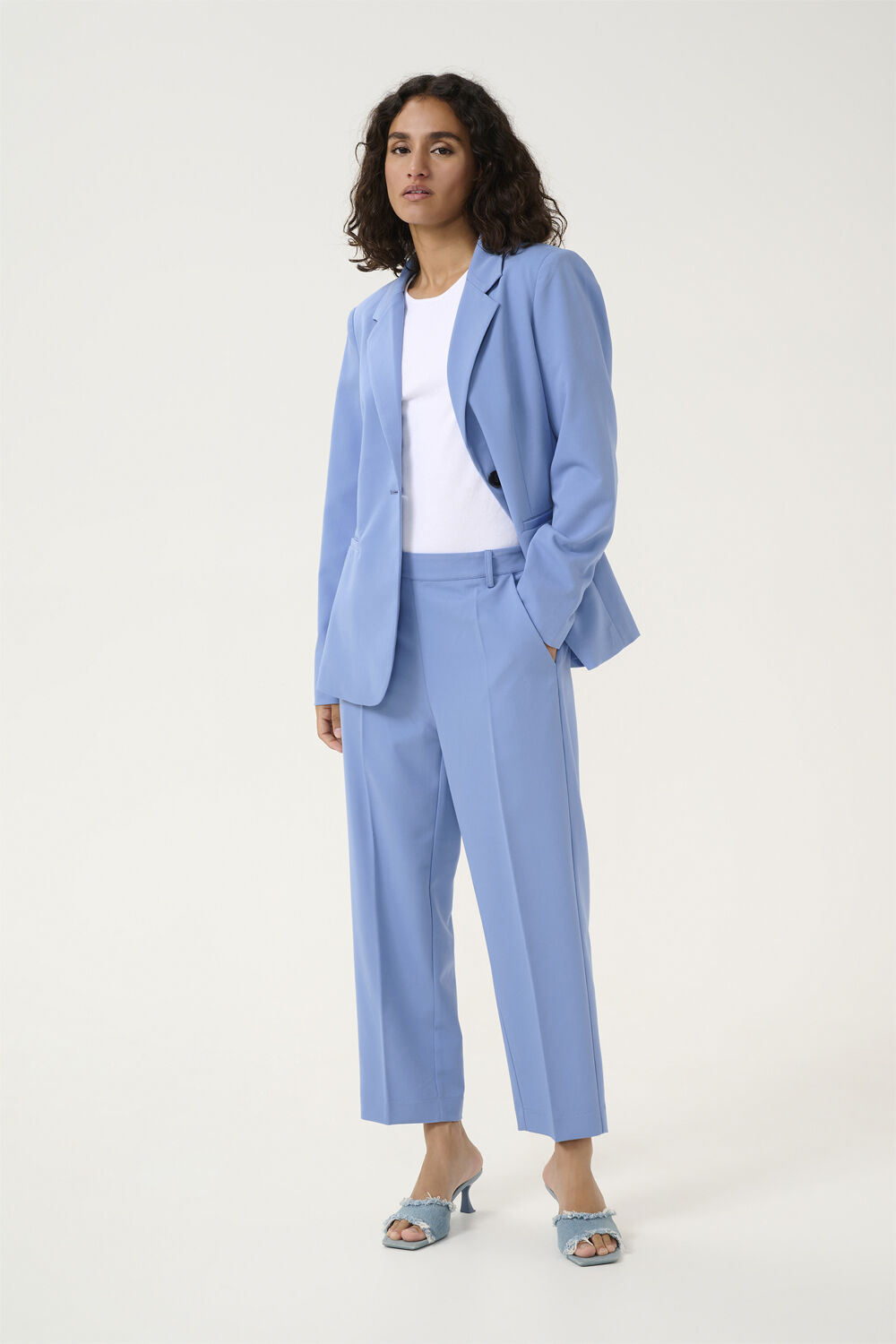 KAsakura HW Cropped Pants