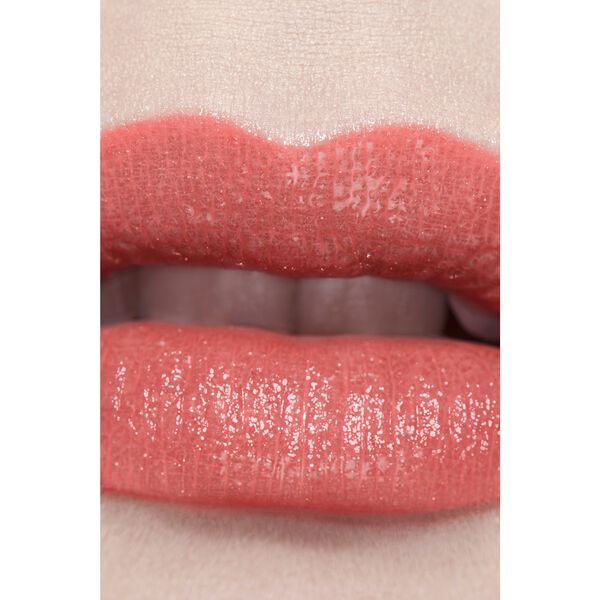 A Hydrating Tinted Lip Balm That Offers Buildable Colour For Better-Lo