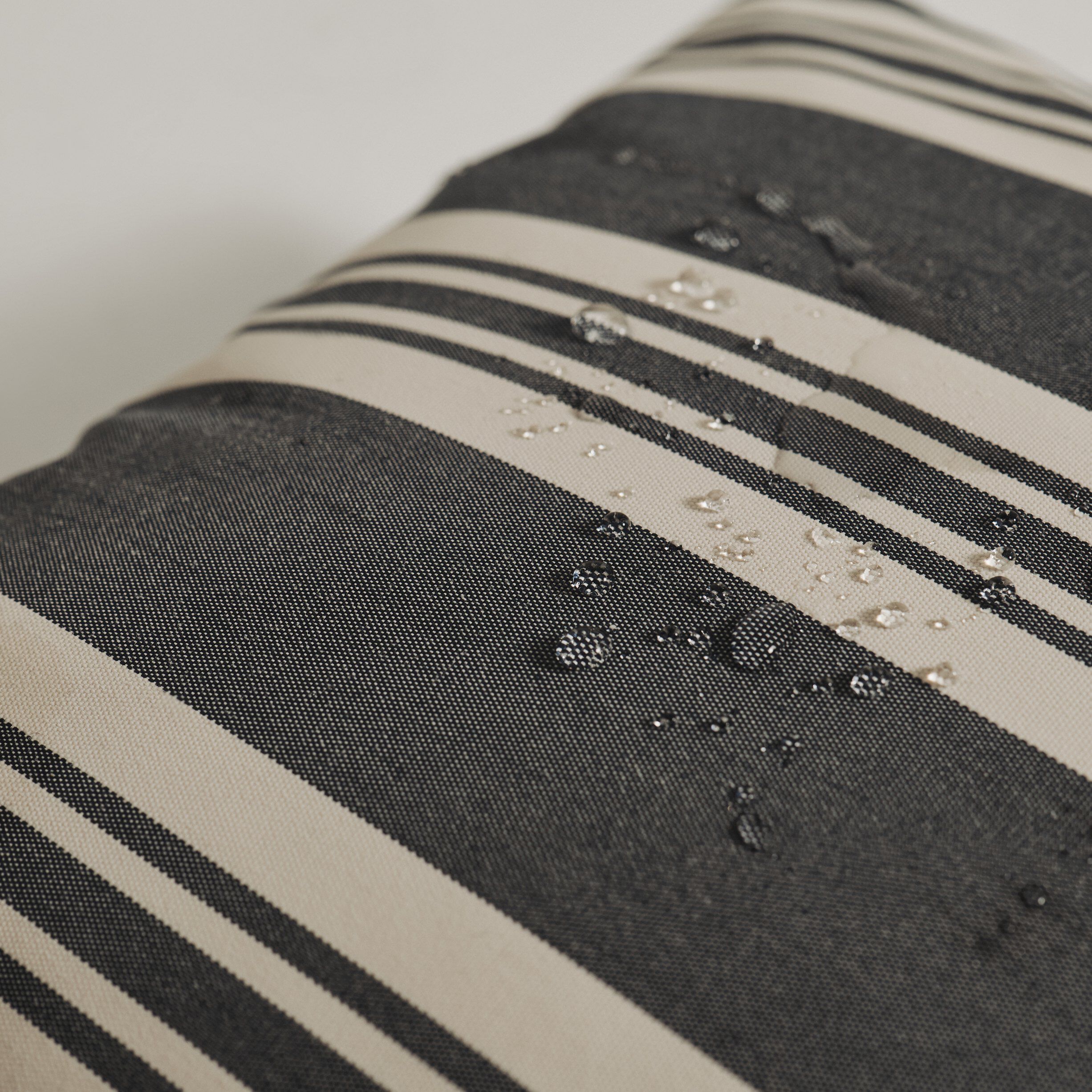 Fossflakes udend&oslash;rspude 50x50 cm. M&oslash;rkebl&aring; stribet