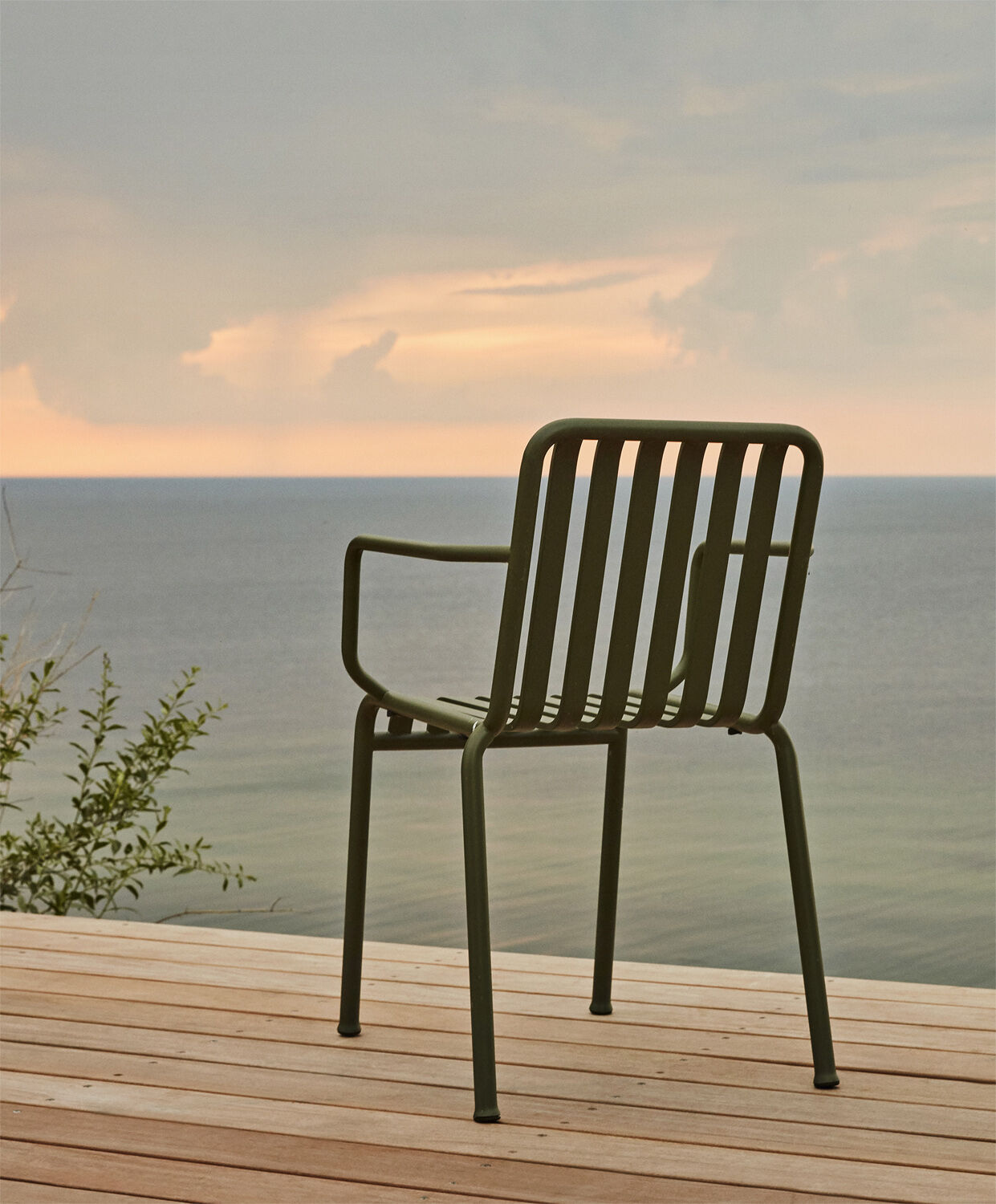 Palissade Armchair-Olive powder coa