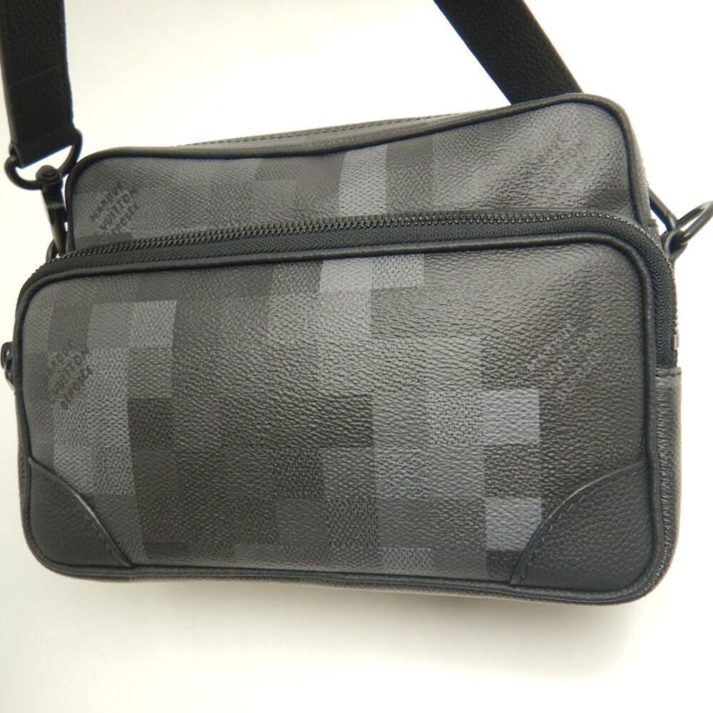 Louis Vuitton Shoulder Bags