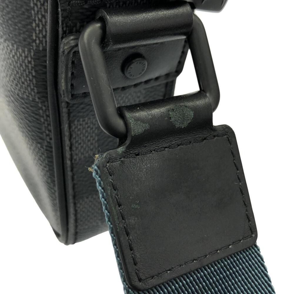 Louis Vuitton Shoulder Bags