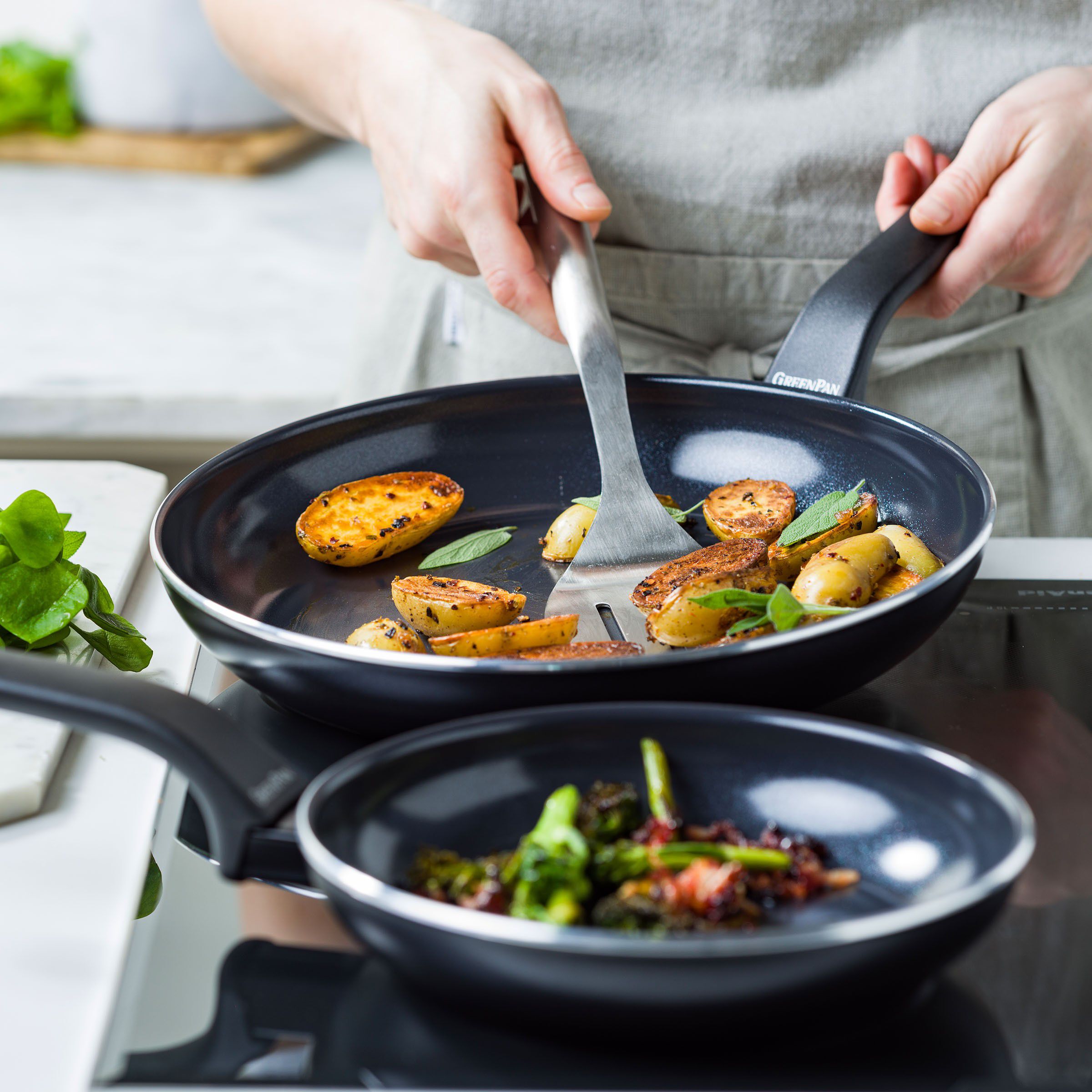 GP-ESSEN FBl Alu Perf-ind opn fry set 2pc 24+28