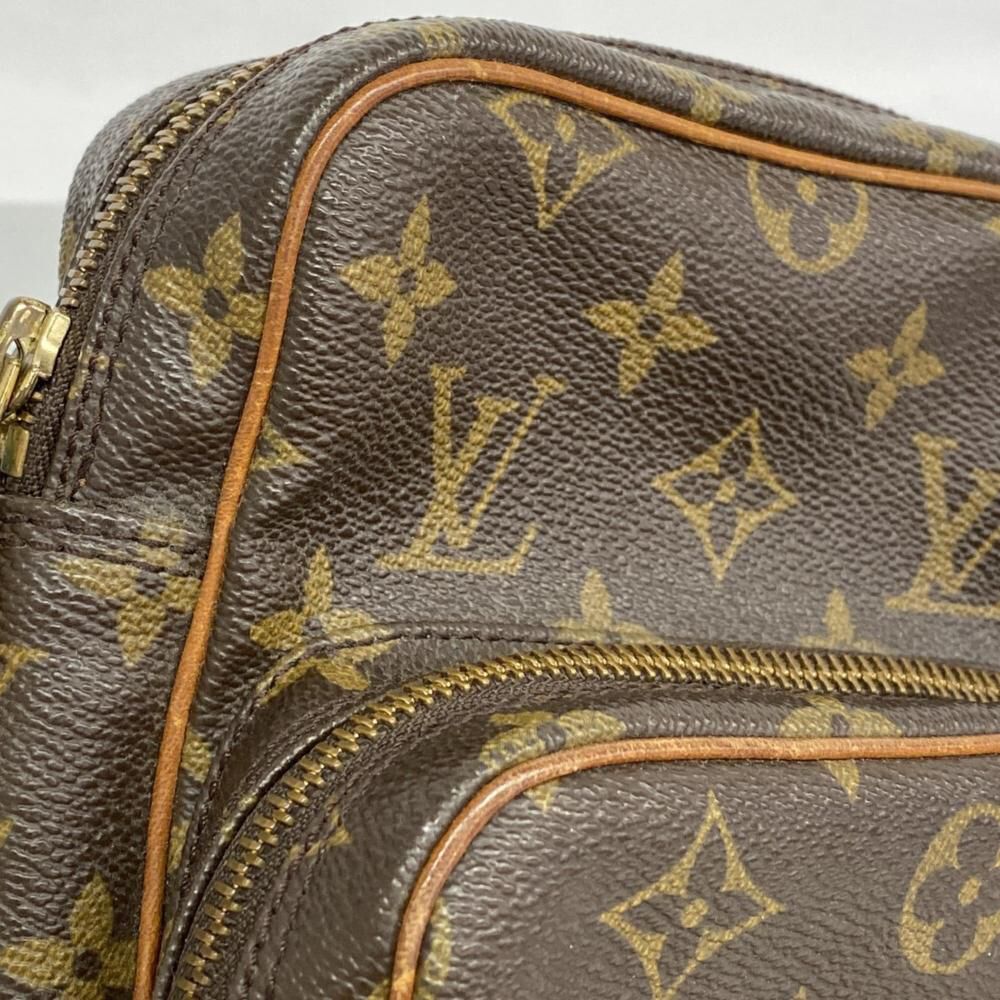 Louis Vuitton Shoulder Bags