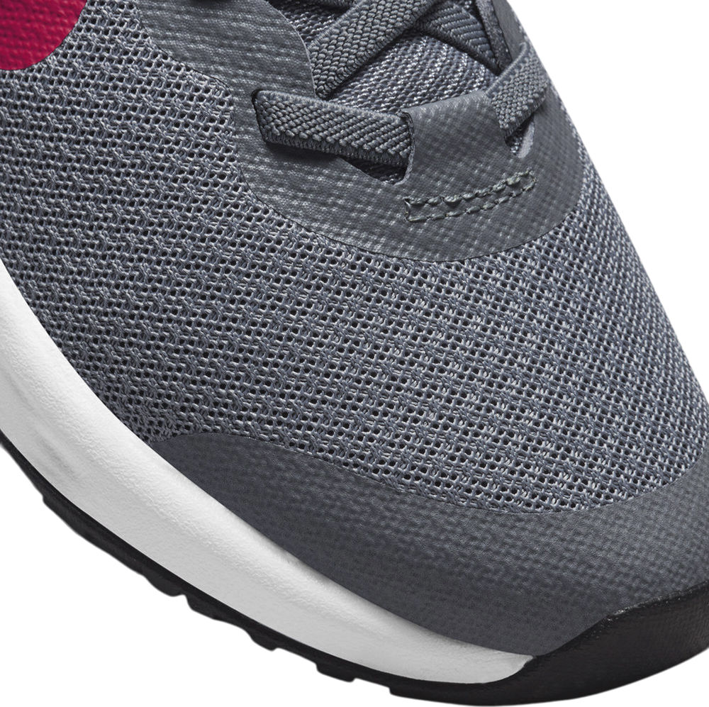 Revolution 6 sneakers