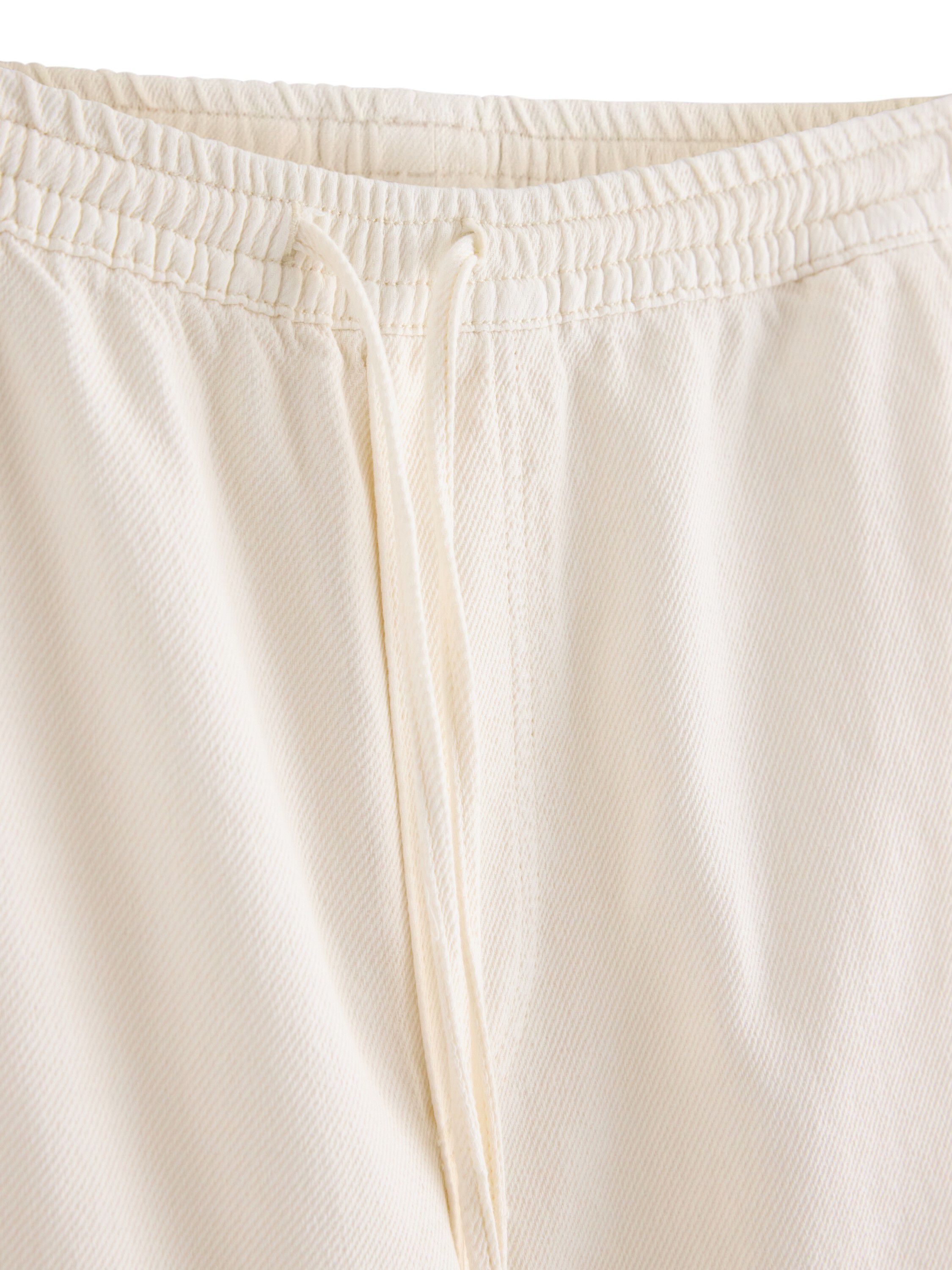 Wide-leg trousers with an elastic w